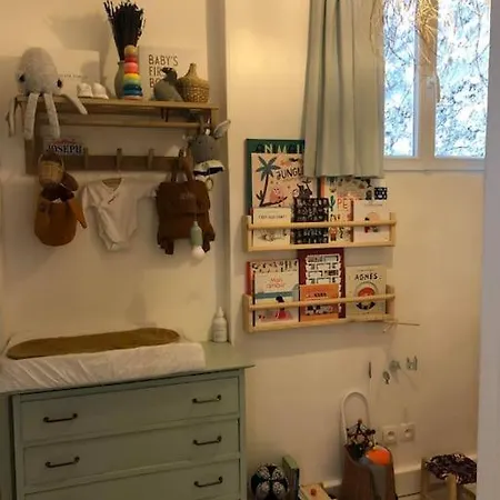 75009 50m2 Metro Poissonniere 3 Pers & Baby Apartment Paris